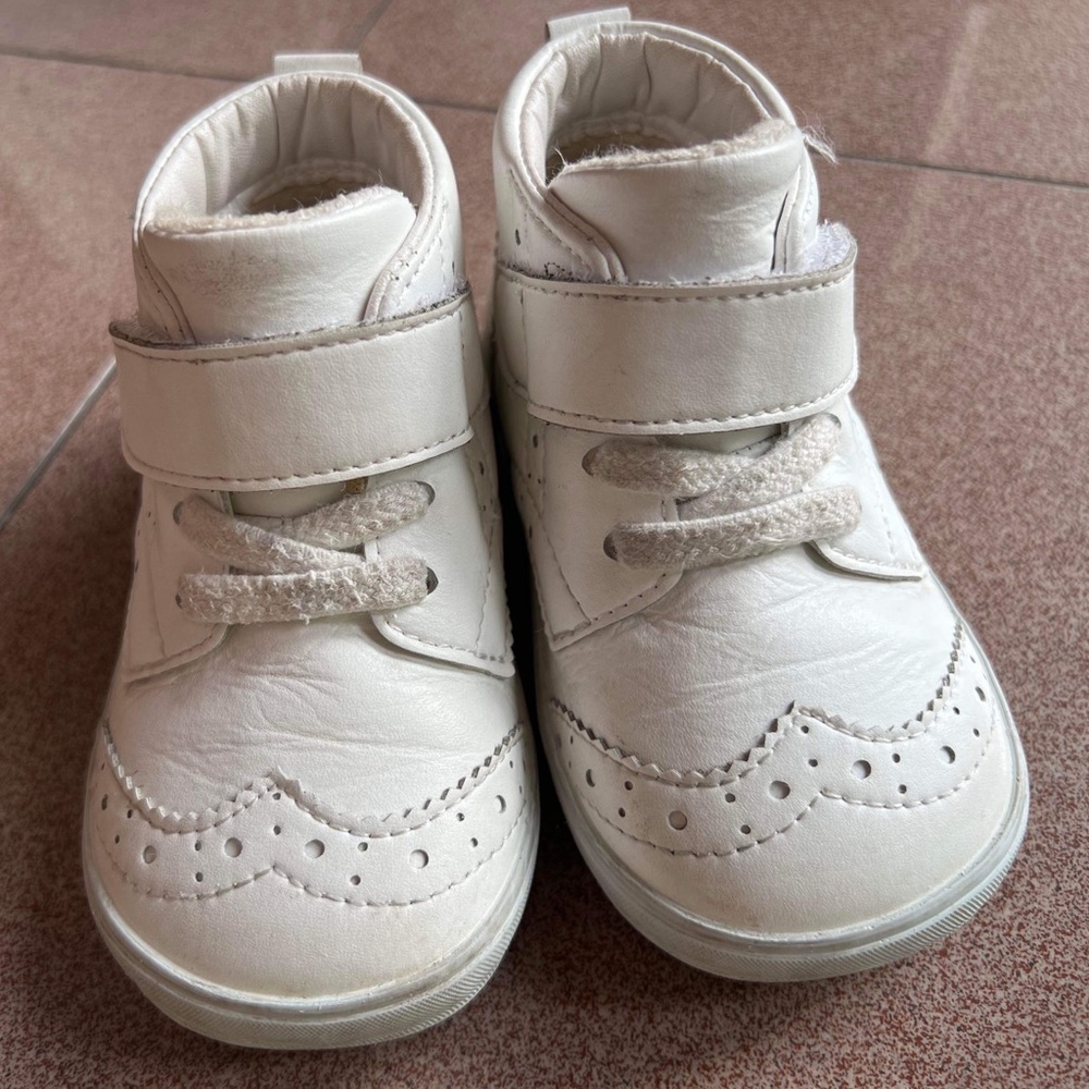 Miki house shoes size 8